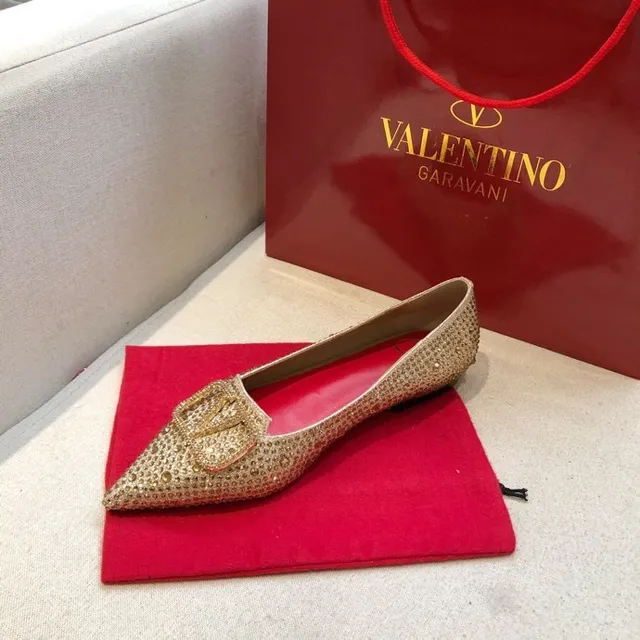 Valentino Rockstud Mocassins ornés de cristaux à bout pointu 4