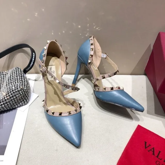 Valentino Rockstud हल्का नीला और गुलाबी स्टडेड स्टिलेटो 6