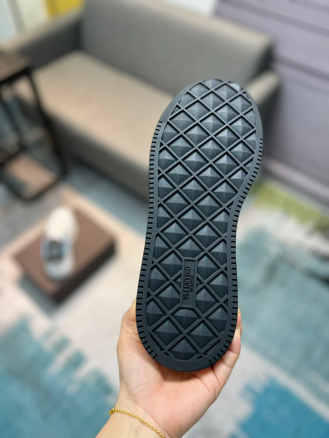 Valentino Rockstud Sneakers Chunky Bleu Clair et Blanc 2
