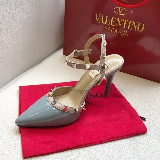 Valentino Rockstud Light Gray Patent Stilettos 7