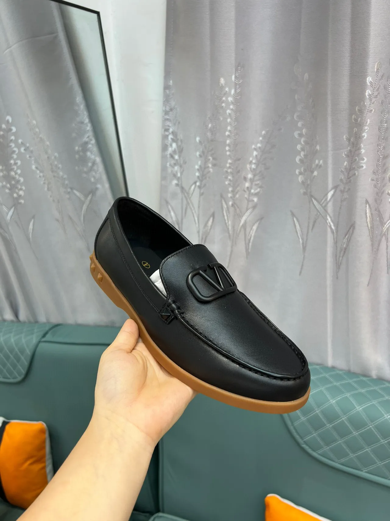 瓦伦蒂诺 Rockstud 乐福鞋 黑色米色皮革 VLOGO 扣 乐福鞋 6