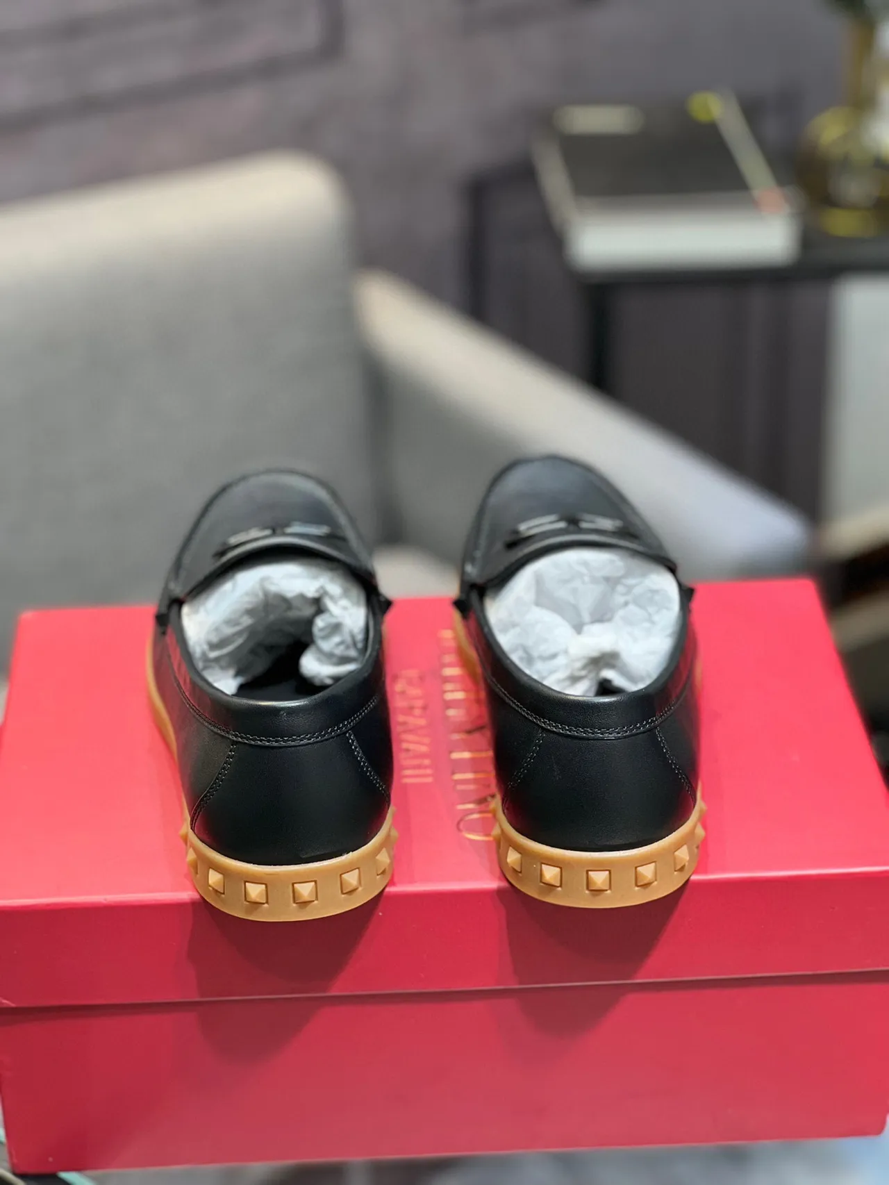 瓦伦蒂诺 Rockstud 乐福鞋 黑色米色皮革 VLOGO 扣 乐福鞋 8