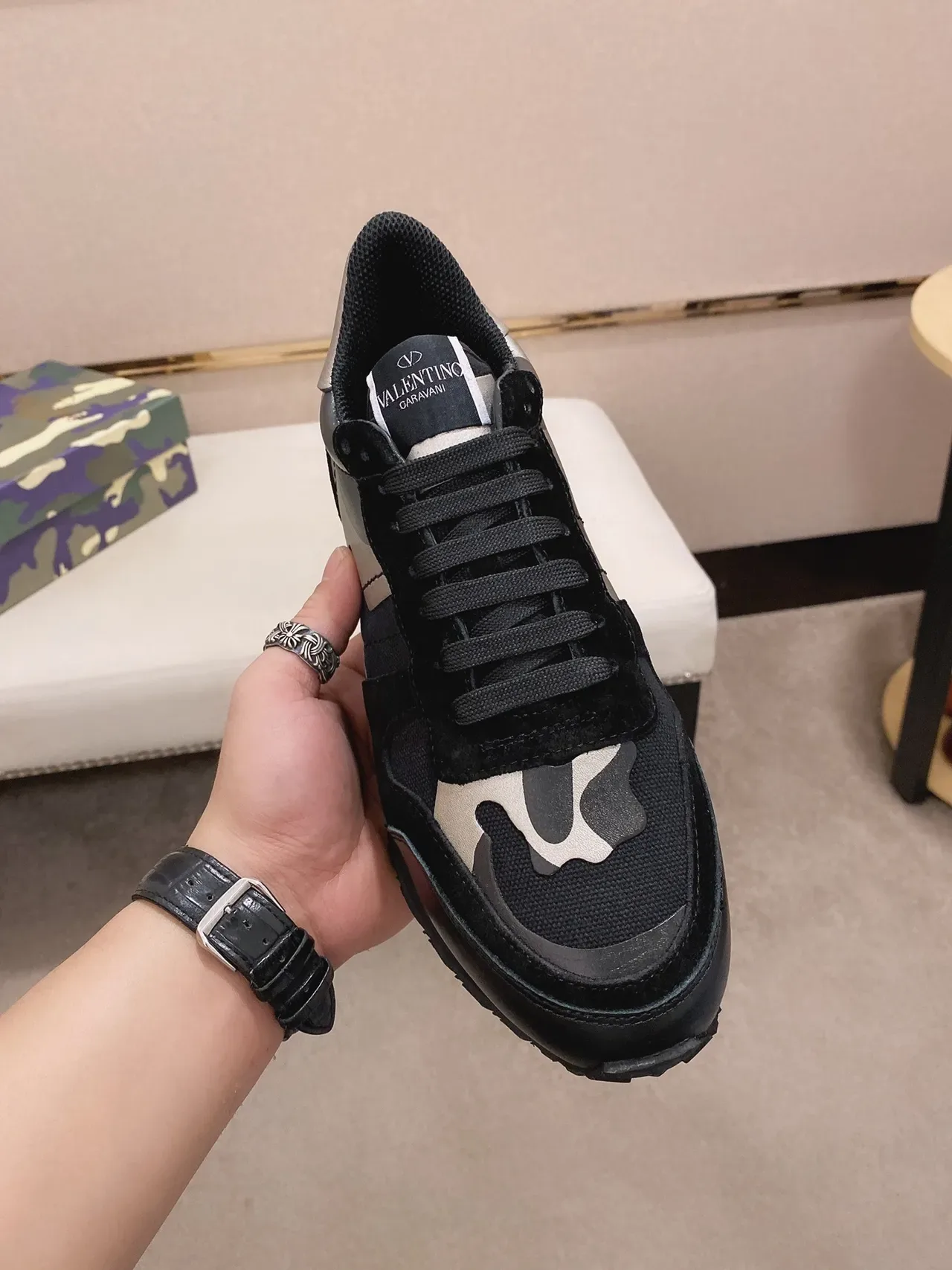 瓦伦蒂诺 Rockstud Runner 迷彩拼色 带钉跟 生活方式运动鞋 9