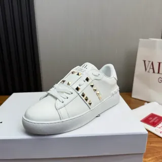 Valentino Rockstud Tênis Lifestyle de Couro Branco Low-Top
