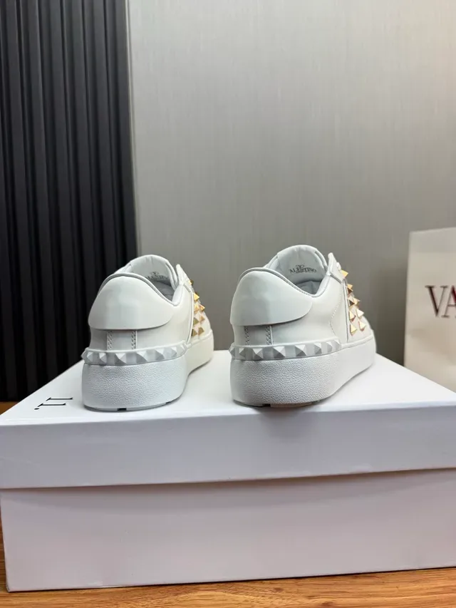 Valentino Rockstud Tênis Lifestyle de Couro Branco Low-Top 5