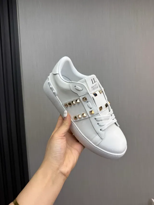 Valentino Rockstud Tênis Lifestyle de Couro Branco Low-Top 8