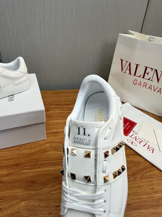 Valentino Rockstud Tênis Lifestyle de Couro Branco Low-Top 9