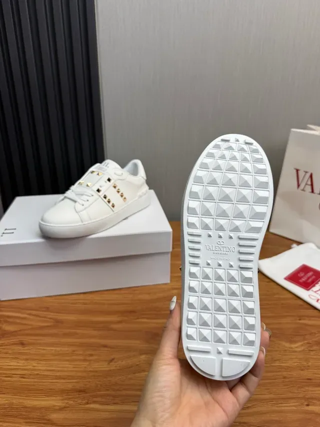 Valentino Rockstud Tênis Lifestyle de Couro Branco Low-Top 10