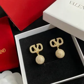 ভ্যালেন্টিনো VLogo ড্রপ Pavé ক্রিস্টাল গোল্ড-টোন কানের দুল