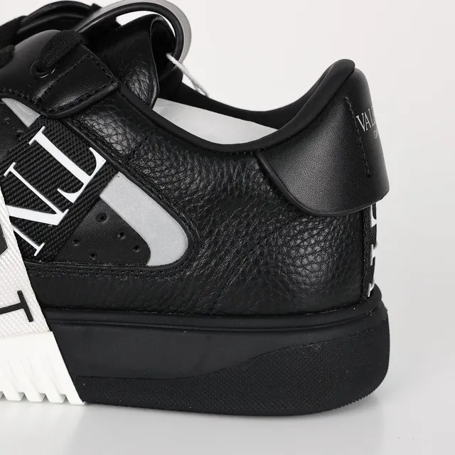 Valentino VLTN حذاء أسود وأبيض جلدي أسلوب حياة 4