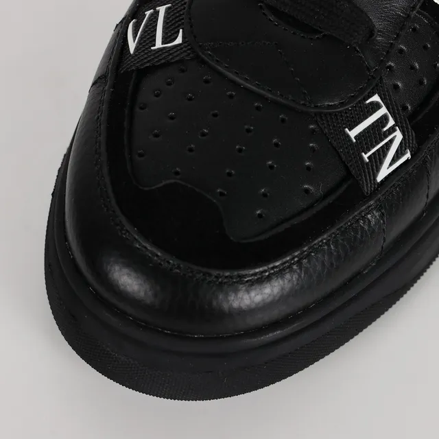 Valentino VLTN حذاء أسود وأبيض جلدي أسلوب حياة 6