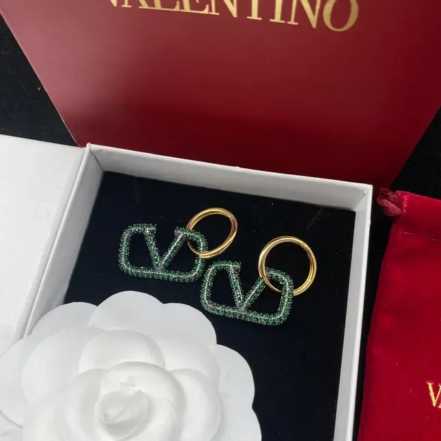 Valentino VLTN 镶嵌水晶 V-Logo 圈耳耳环 3