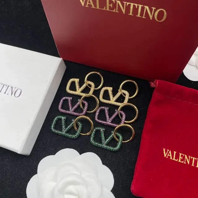 Valentino VLTN 镶嵌水晶 V-Logo 圈耳耳环 8