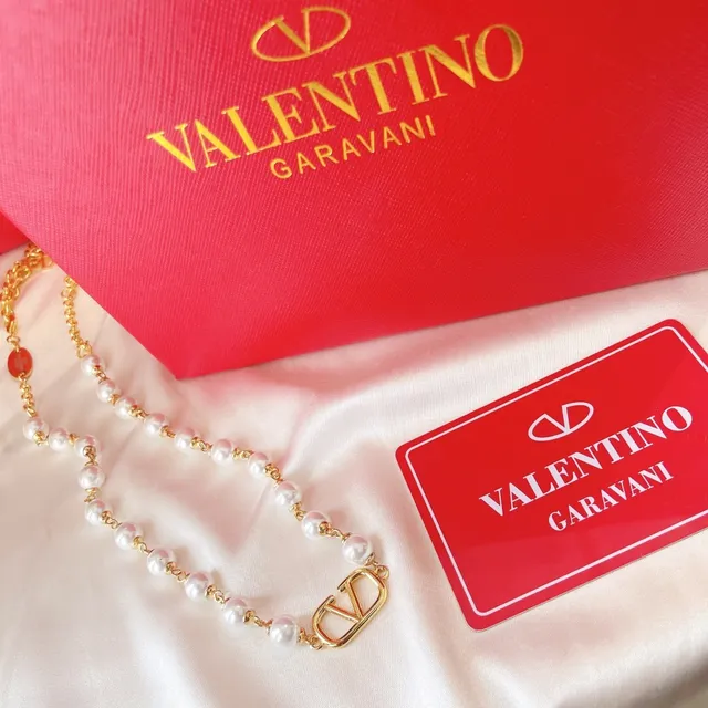 Valentino VLTN मोती की डोर हार 7