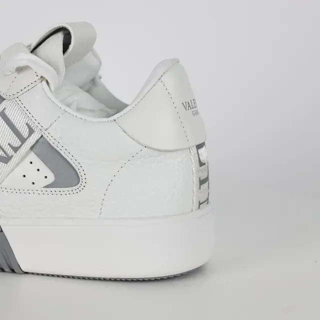 Valentino VLTN zapatillas lifestyle blanco y gris 4