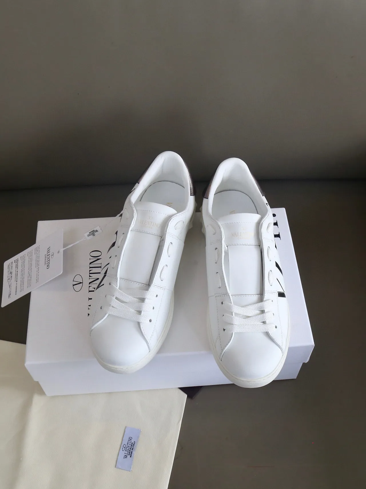 Valentino VLTN Branco e Taupe Metálico Tênis Lifestyle 5