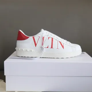 Valentino VLTN सफेद और लाल चमड़े का लाइफस्टाइल स्नीकर