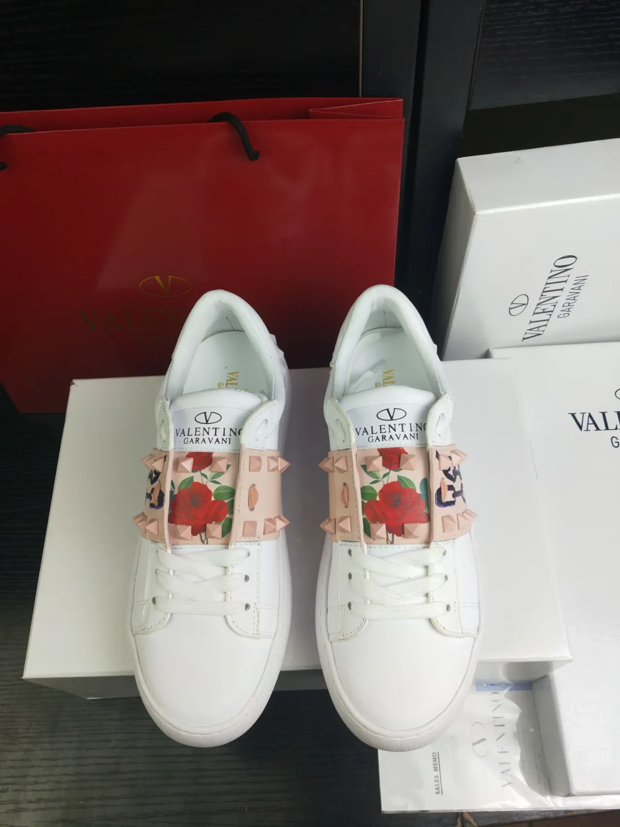 Valentino White Pink Leather Rockstud-Embellished Strap Lifestyle Sneakers 4