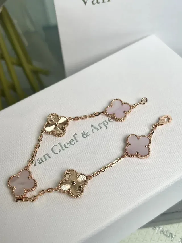 Van Cleef & Arpels Alhambra Bracelet cinq maillons nacre rose et or guilloché 5