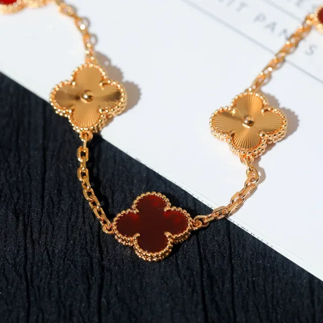 Van Cleef & Arpels Alhambra Five Motif সোনা ও লাল এনামেল ব্রেসলেট 5