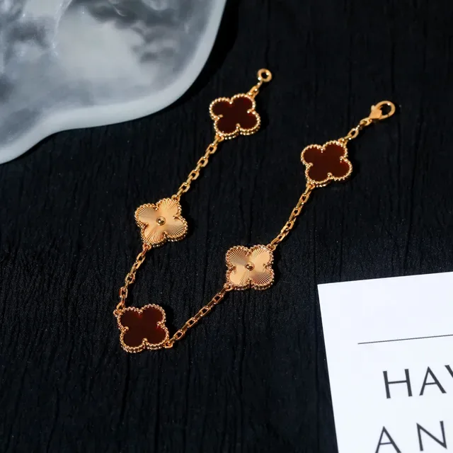 Van Cleef & Arpels Alhambra Five Motif সোনা ও লাল এনামেল ব্রেসলেট 9