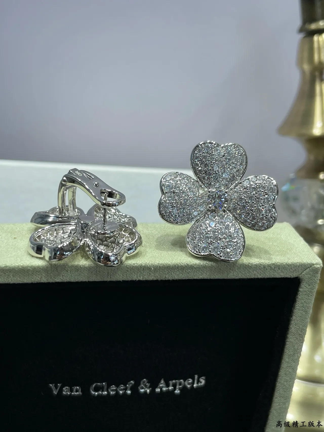 Van Cleef & Arpels Alhambra Pavé Diamond Trèfle à quatre feuilles boucles d'oreilles studs 5
