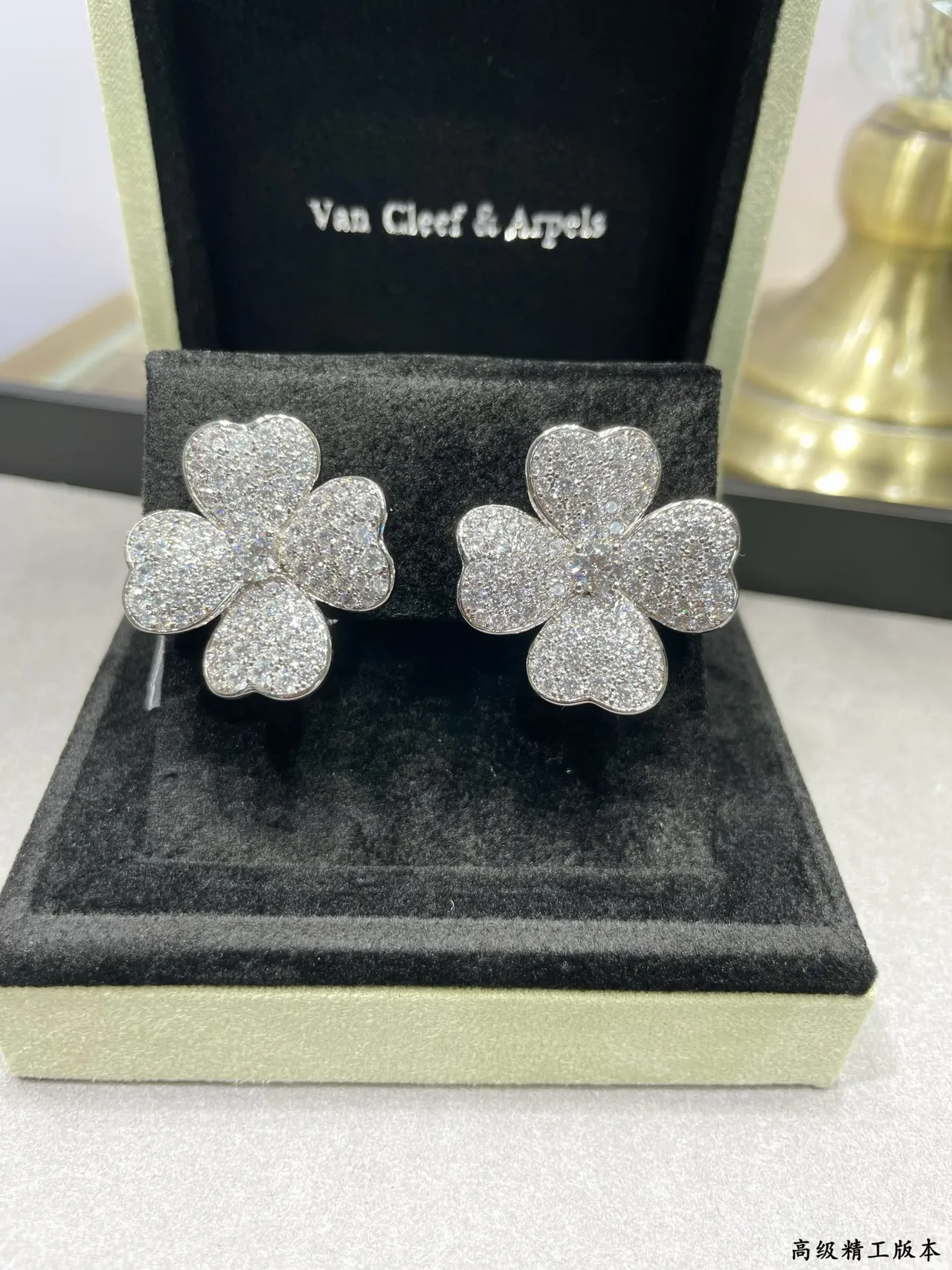 Van Cleef & Arpels Alhambra Pavé Diamond Trèfle à quatre feuilles boucles d'oreilles studs 7