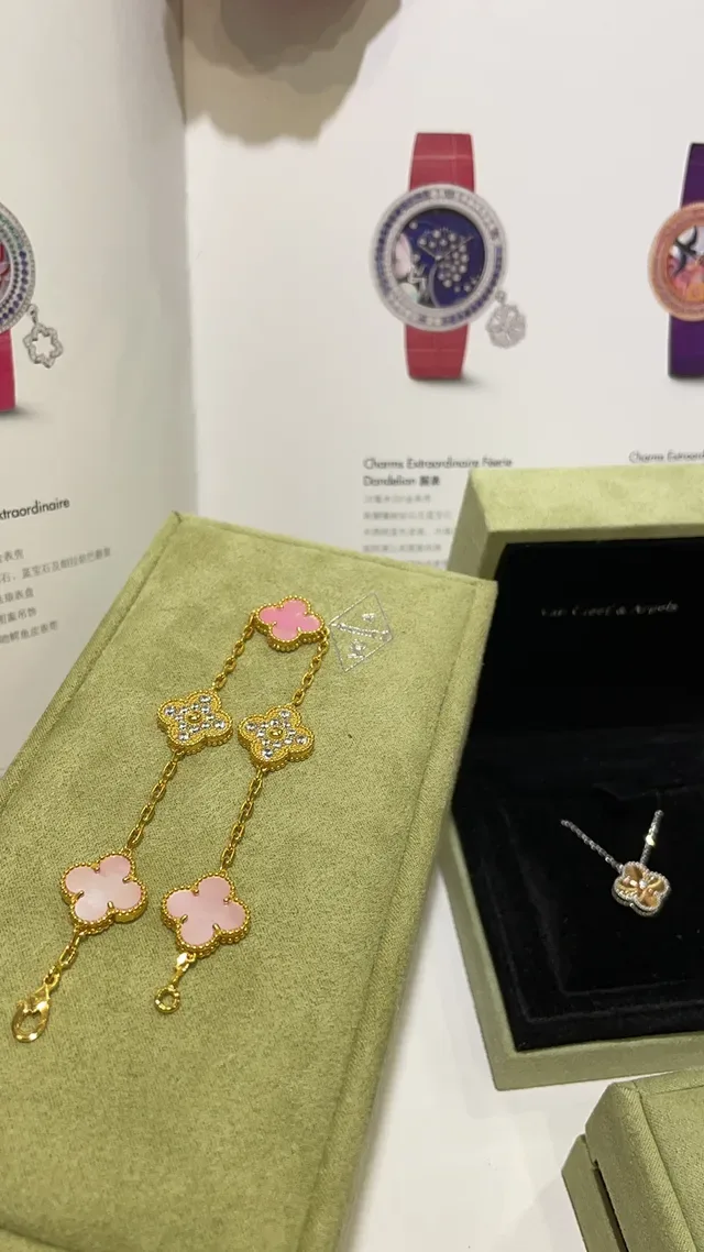 Van Cleef & Arpels Alhambra Pink Mother-of-Pearl and Diamond Pavé Gold Bracelet 3