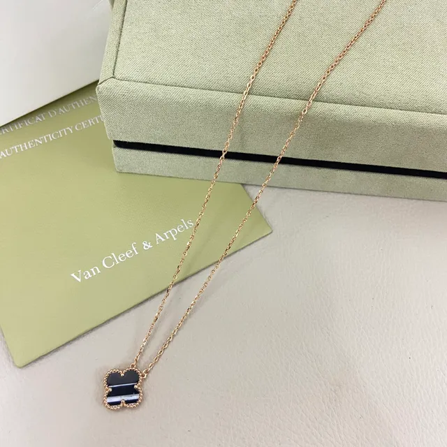 Van Cleef & Arpels Alhambra 条纹珐琅三叶草坠饰项链 2