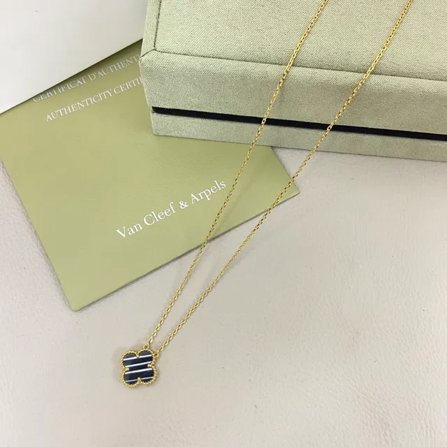 Van Cleef & Arpels Alhambra 条纹珐琅三叶草坠饰项链 4