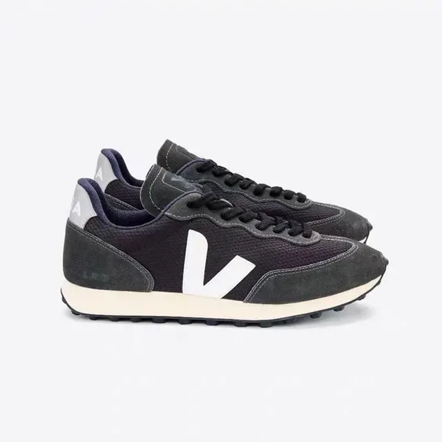 VEJA Beige White Low-Top Mesh And Suede Upper Lifestyle Sneakers 9