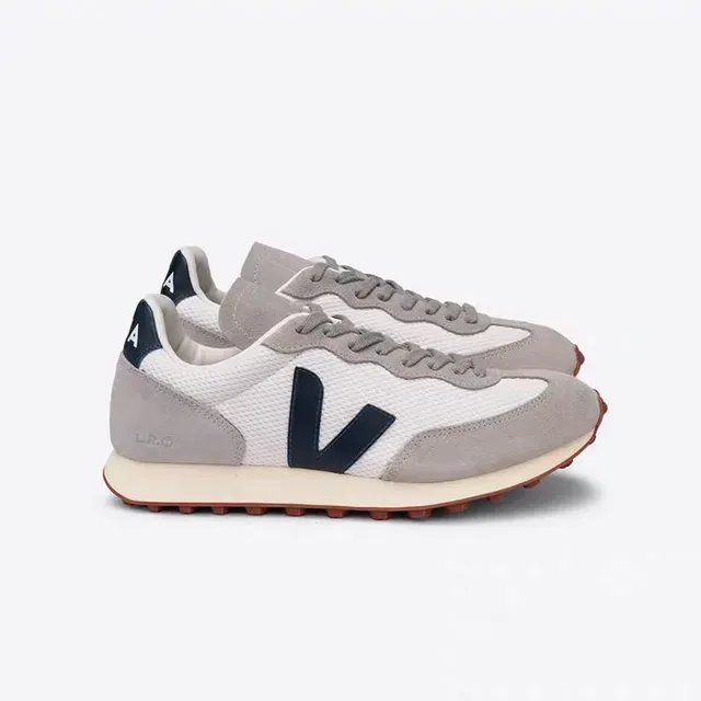 VEJA Beige White Low-Top Mesh And Suede Upper Lifestyle Sneakers 12