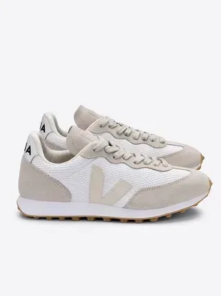 VEJA Beige White Low-Top Mesh And Suede Upper Lifestyle Sneakers 15