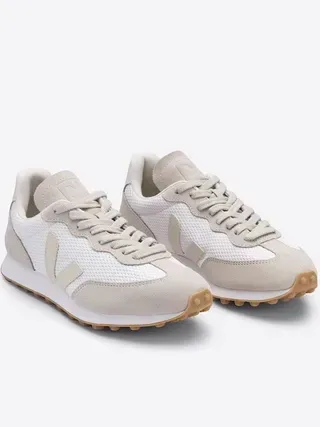 VEJA Beige White Low-Top Mesh And Suede Upper Lifestyle Sneakers 16
