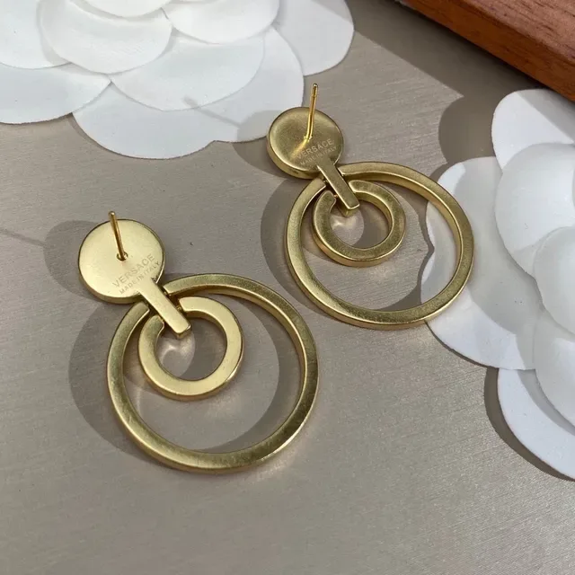 Versace Brincos Ouro Transparente Cabeça de Medusa Medalha Borda Chave Grega 2