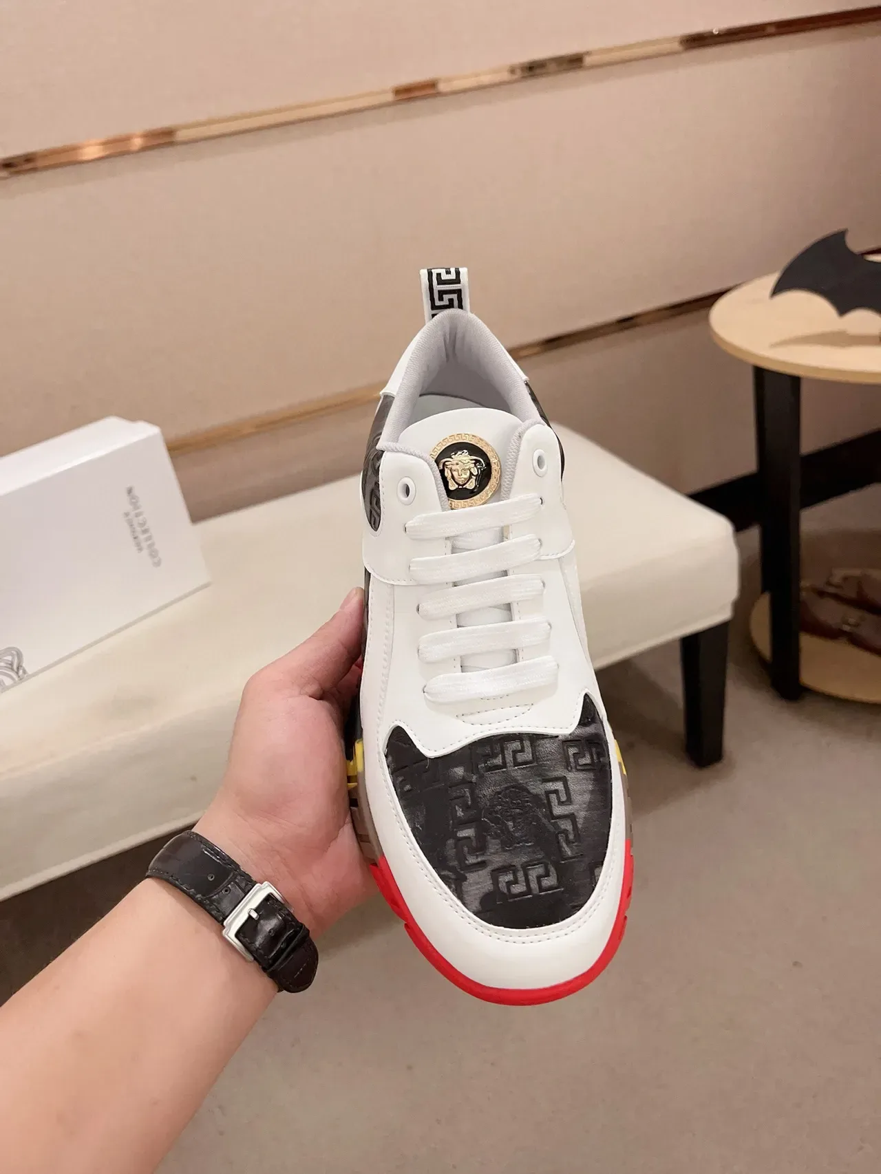 Versace Greca Odissea Blanc Noir Rouge Jaune sneakers lifestyle 2