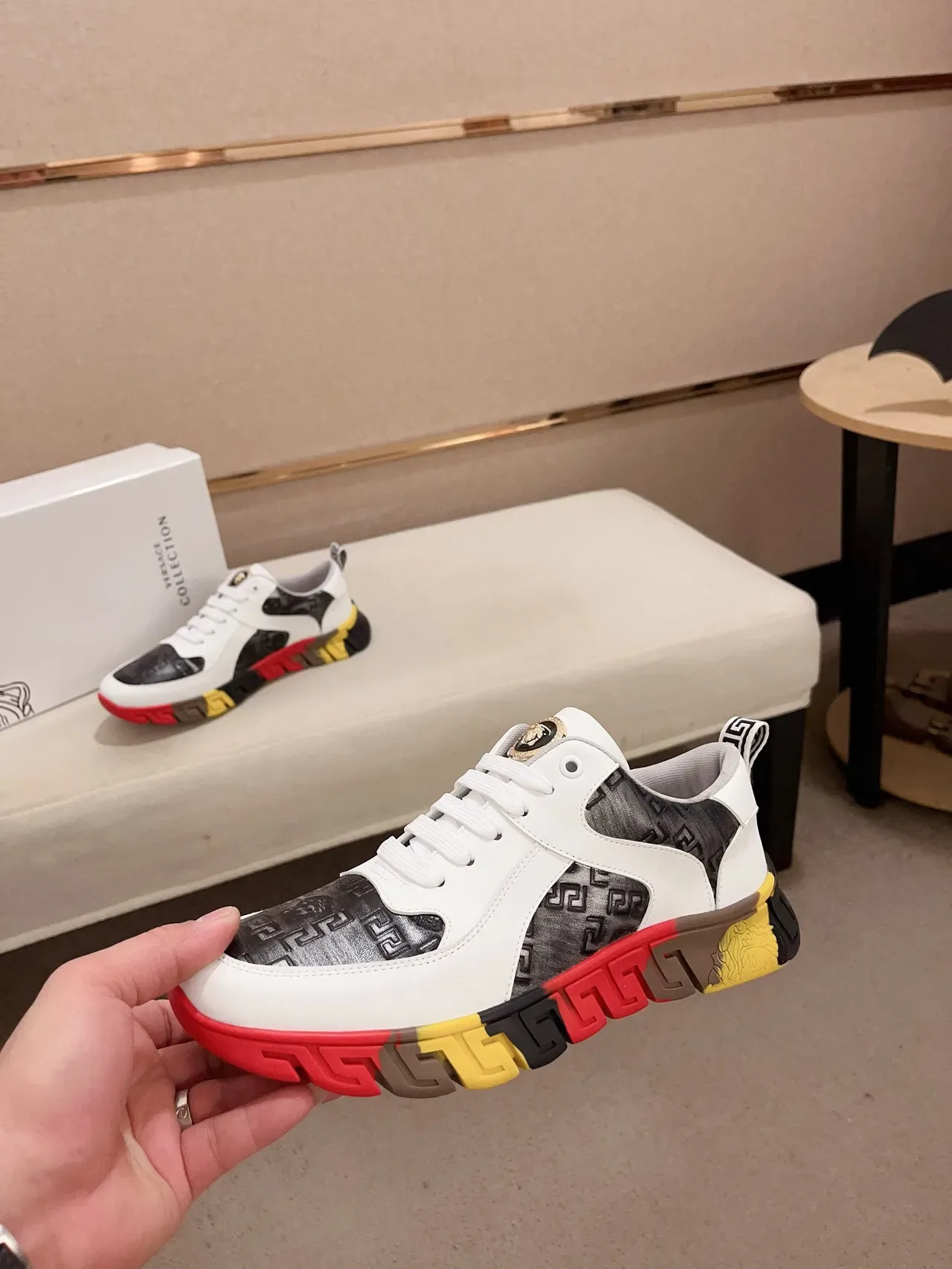 Versace Greca Odissea Blanc Noir Rouge Jaune sneakers lifestyle 3