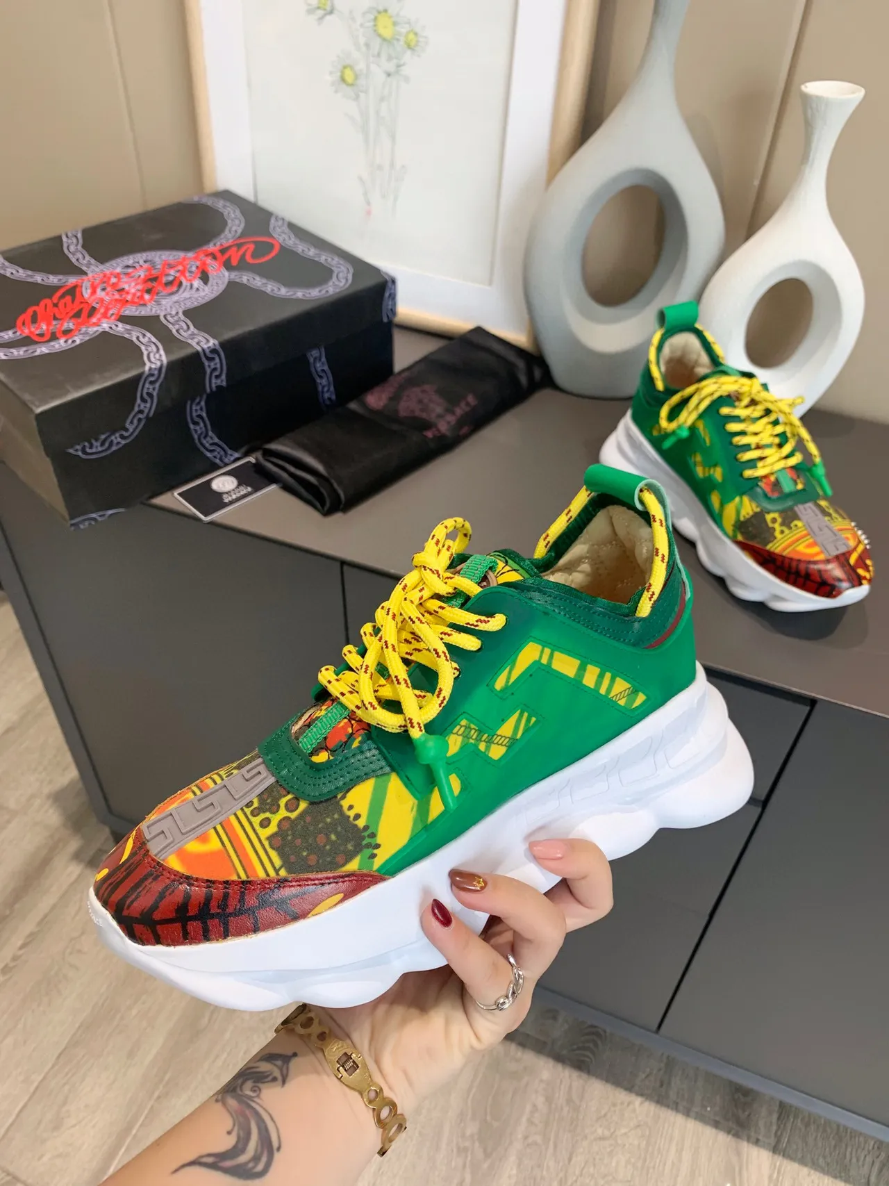 Versace Multicolore Vert Imprimé Accents de superposition de tige Sneakers épaisses 7