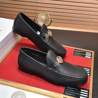 Versace Odissea 黑金 压纹皮革 Medusa头饰五金 乐福鞋