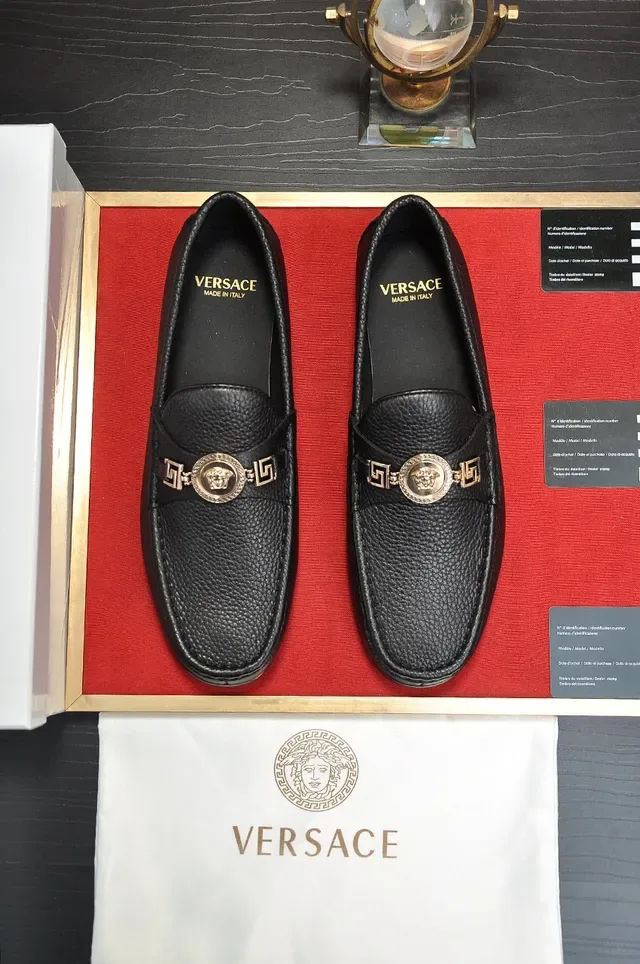 Versace Odissea Black Gold Pebbled Leather Medusa Head Hardware Loafer 8