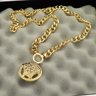 Versace Odissea Medusa লটকন গোল্ড টোন কার্ব চেইন নেকলেস