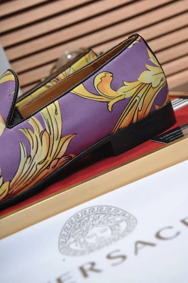 Versace Odissea حذاء لوفر slip-on بنفسجي ذهبي طباعة baroque 2