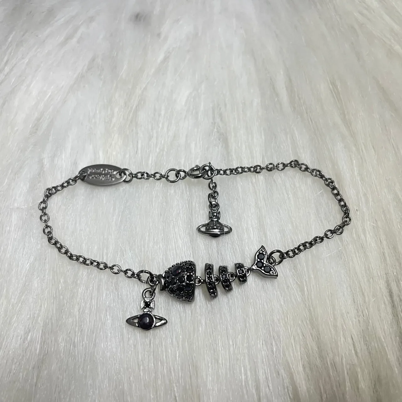 Vivienne Westwood Orb Charm Bracelet सिल्वर काला पवेज स्टड 2