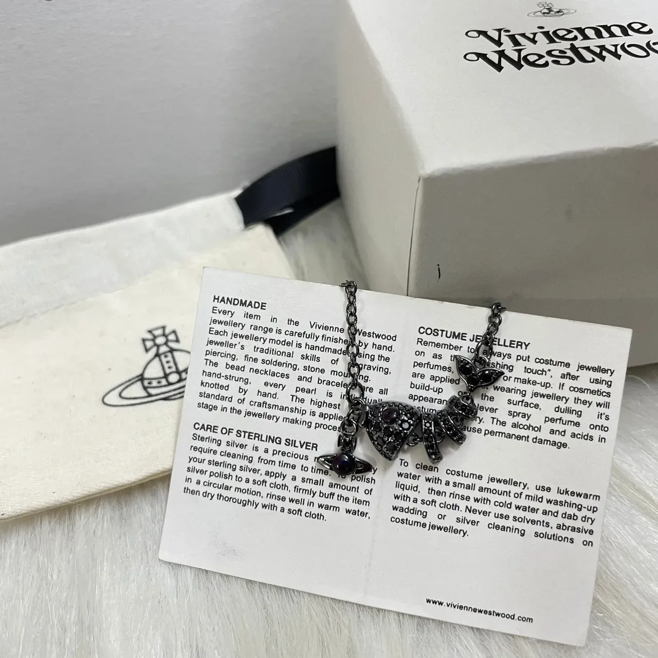 Vivienne Westwood Orb Charm Bracelet सिल्वर काला पवेज स्टड 6