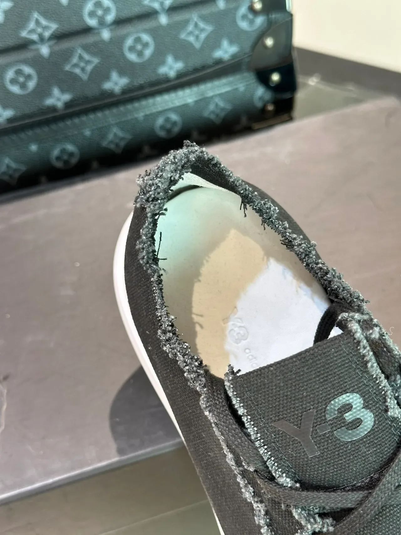 Y-3 Lona Preto Branco Borda Desfiada Tênis Lifestyle Low Top 2