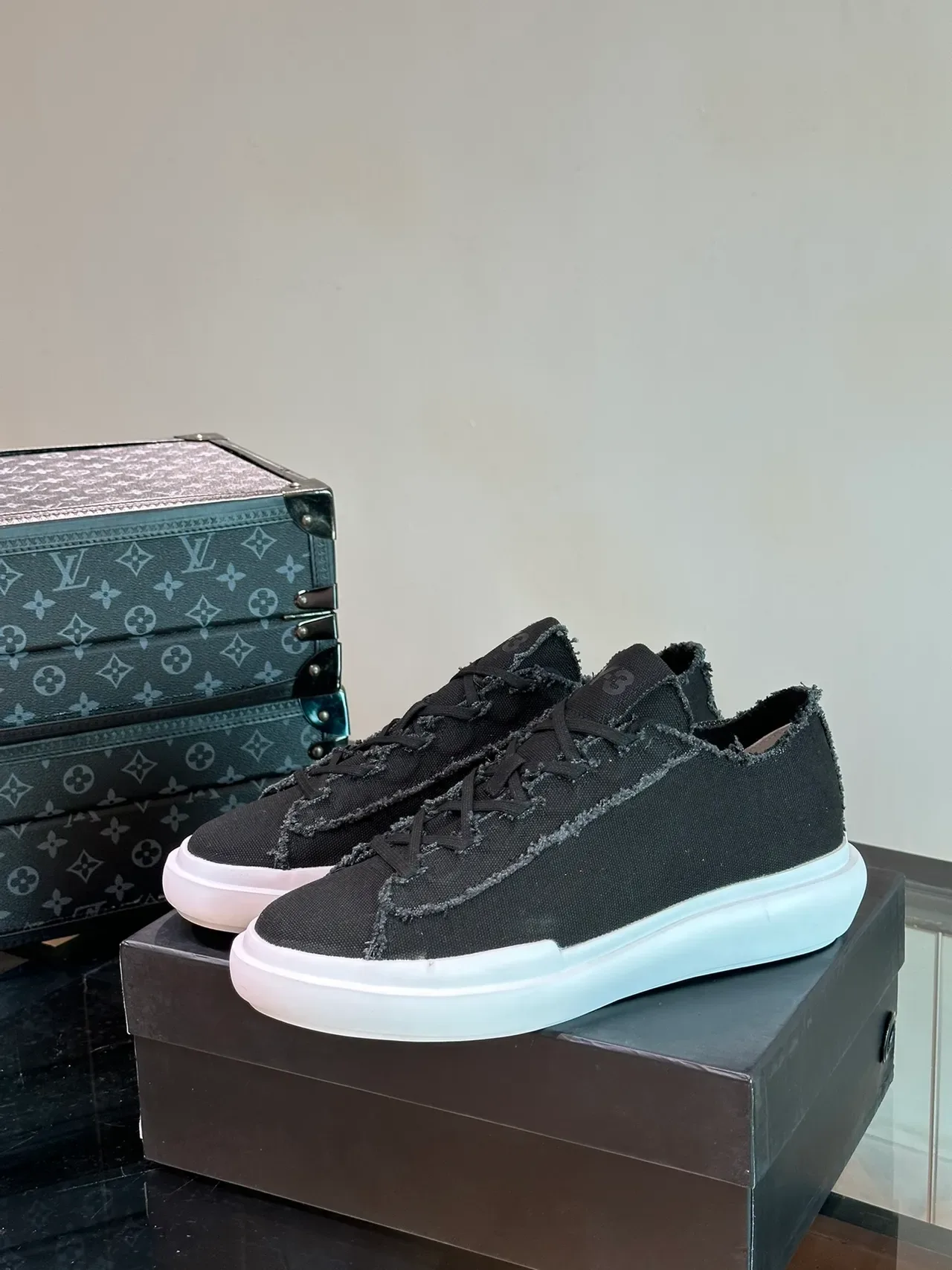 Y-3 Lona Preto Branco Borda Desfiada Tênis Lifestyle Low Top 5