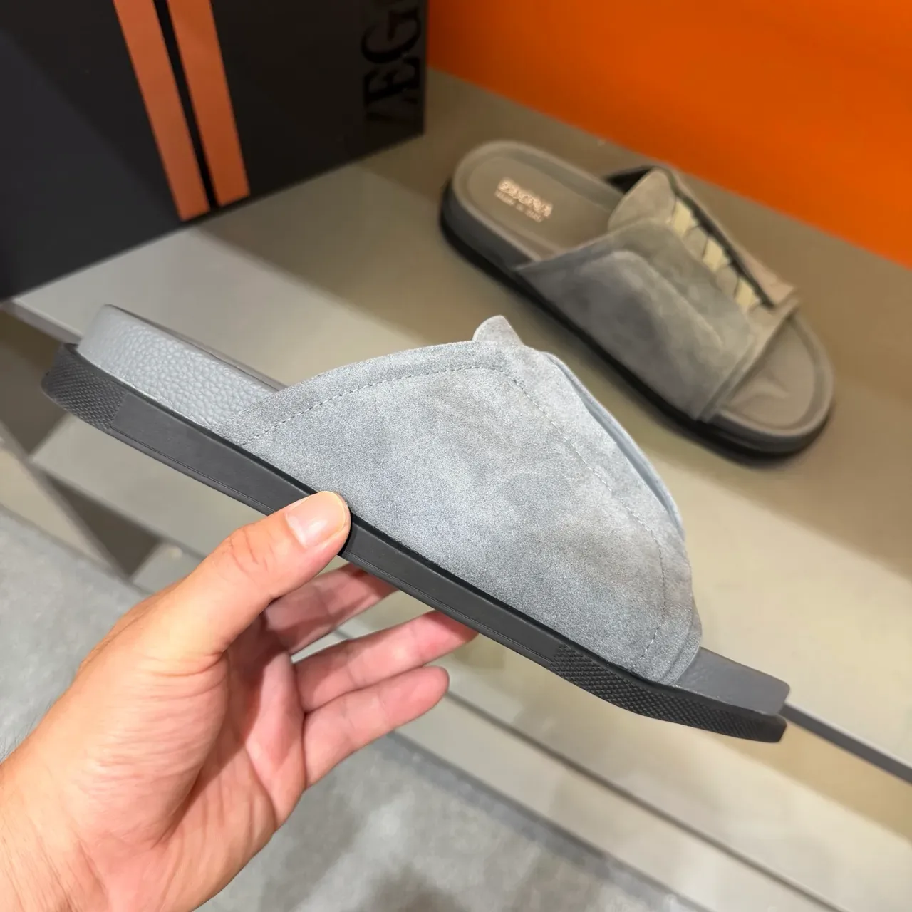 Zegna 米色麂皮交叉弹力带拖鞋 6