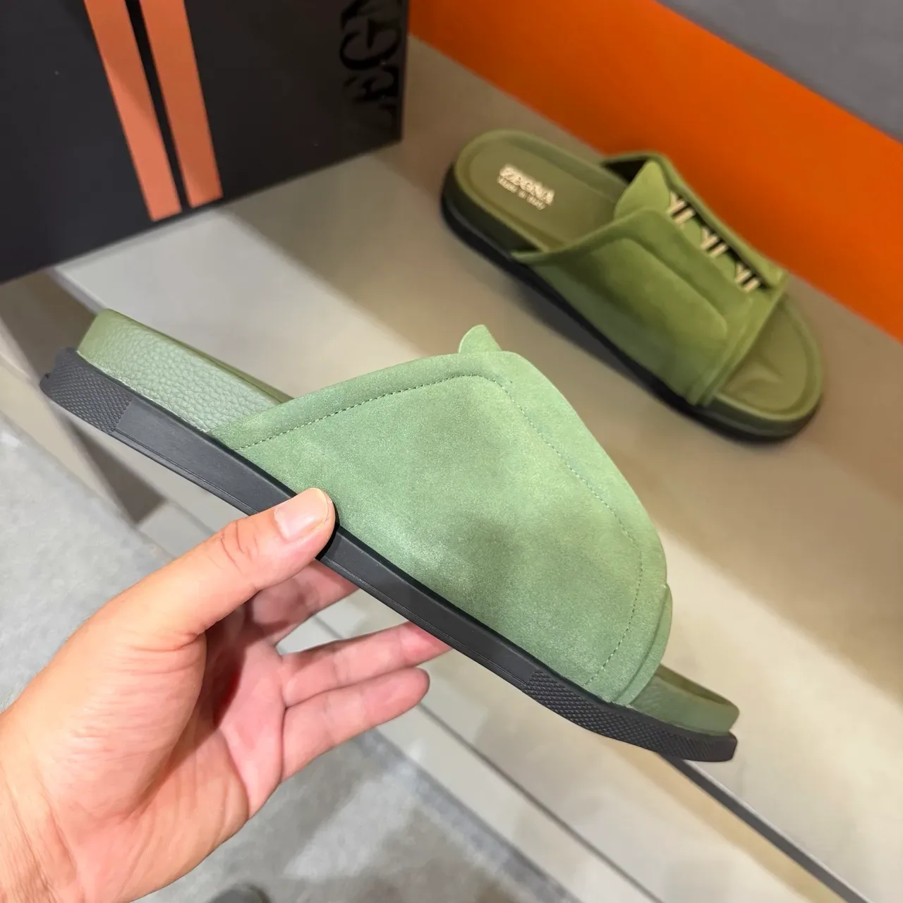 Zegna 米色麂皮交叉弹力带拖鞋 8