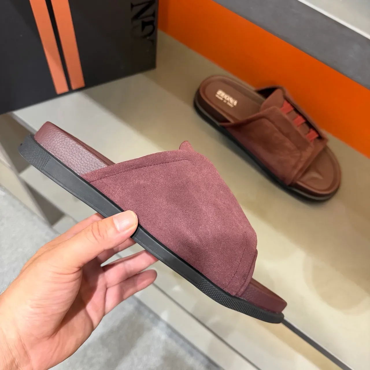 Zegna 米色麂皮交叉弹力带拖鞋 11