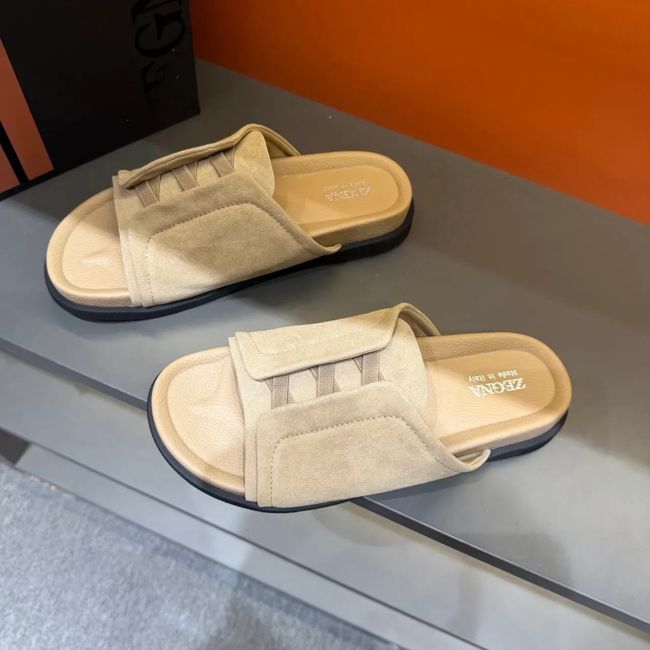 Zegna 米色麂皮交叉弹力带拖鞋 13